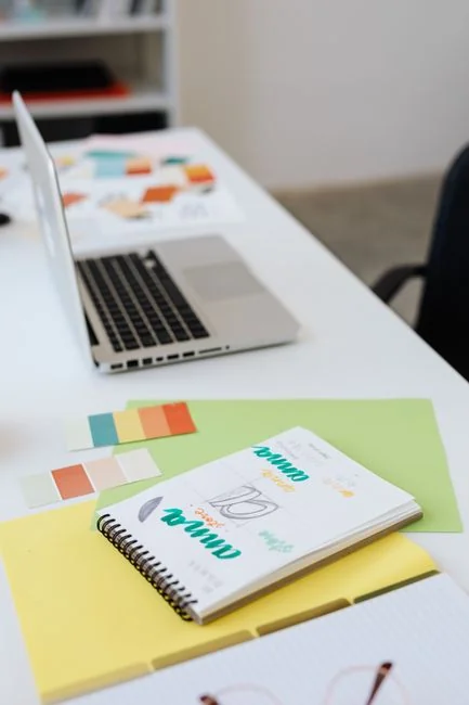 services-03 This photo is taken by Lubos Volkov for UX Store while giving a tips on how to become better designer.
After your reach certain skill level is it harder and harder to get any better … In order to progress you need to constantly push yourself to the limits and learn new things … Photo: https://www.instagram.com/lubosvolkov/ For: https://uxstore.com